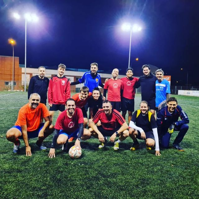 Gràcies per la participació!! 🤗 El partidet de futbol va ser tot un èxit 👏👏
Benvinguts nous companys/es de camp!
.
.
#paresimaresfutboldelribatallada 
#últimpartitdelany
#comunitatribatallada 
#esportriureisalut